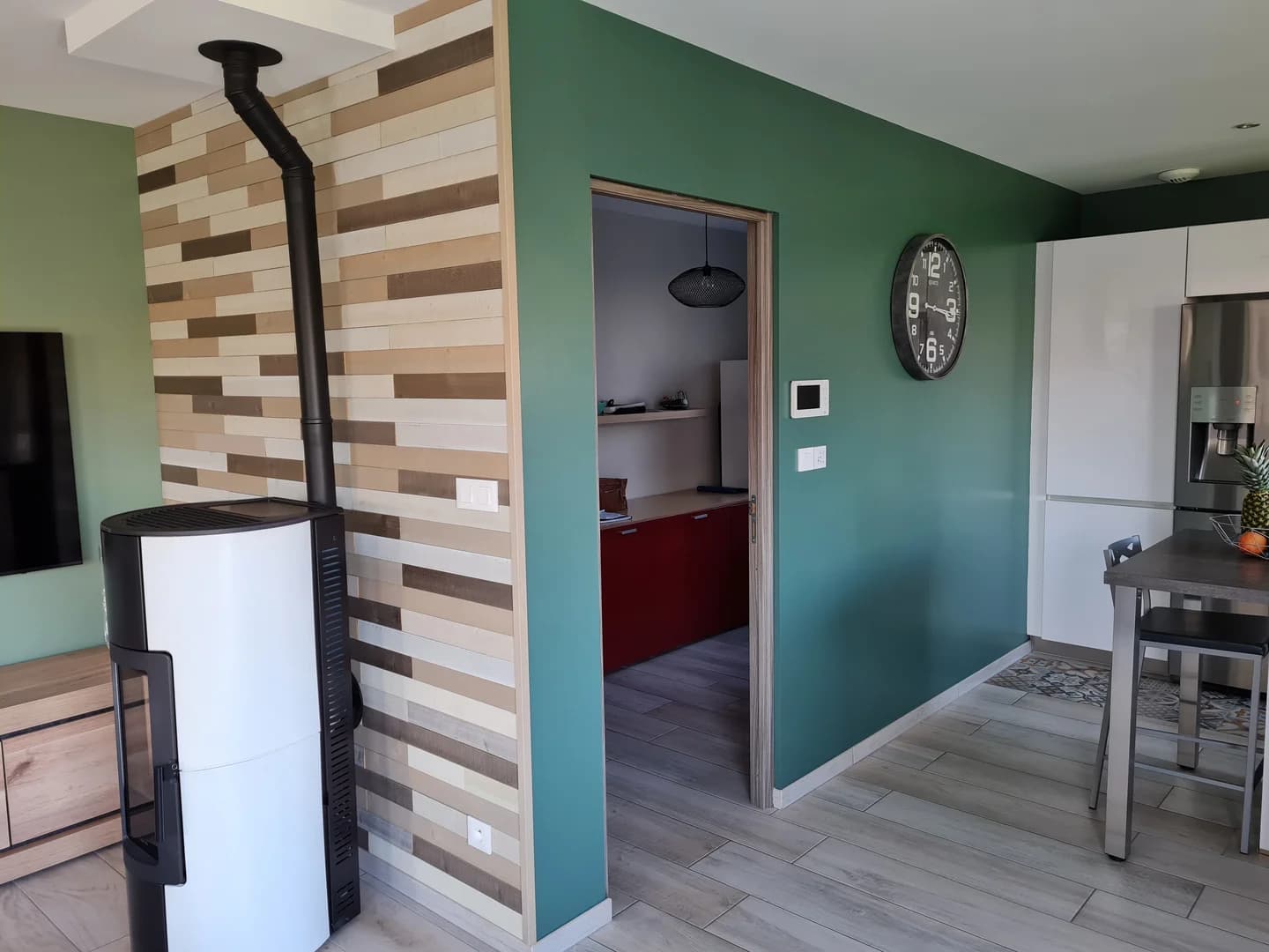 Carrelage effet bois sol continu Esquerchin séjour vers cuisine