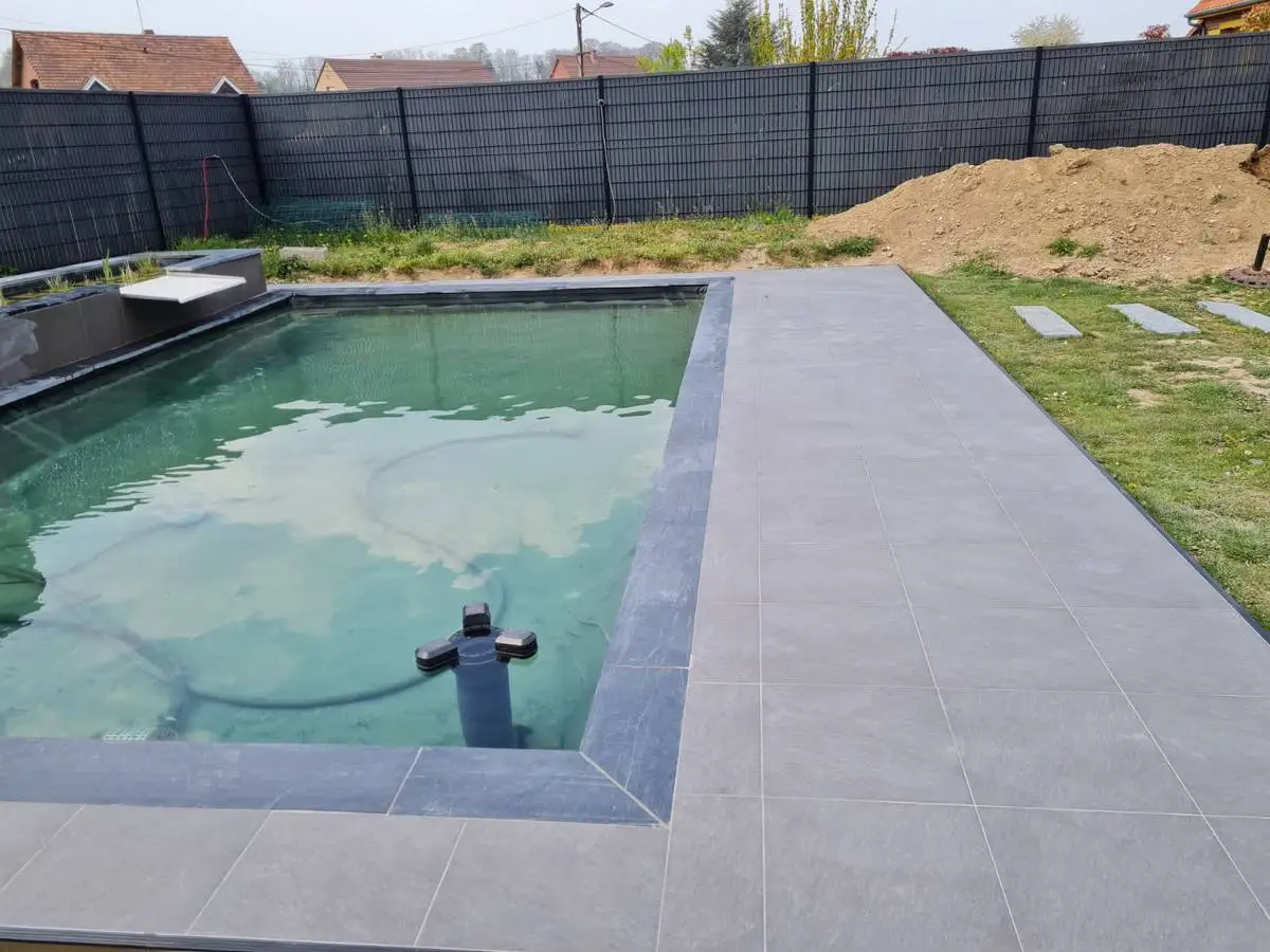 Rodrigue Vicari en chantier, pose carrelage Douaisis